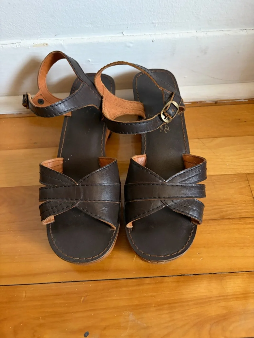 Vintage 1970s Brown Leather Platform Sandals Made in Brazil - Picture 5 of 11